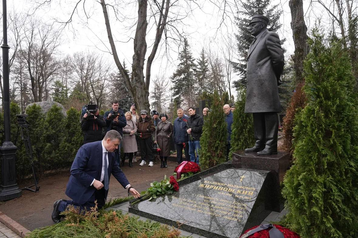 Дело Жириновского живет! — сегодня в ЛДПР вспоминают создателя партии